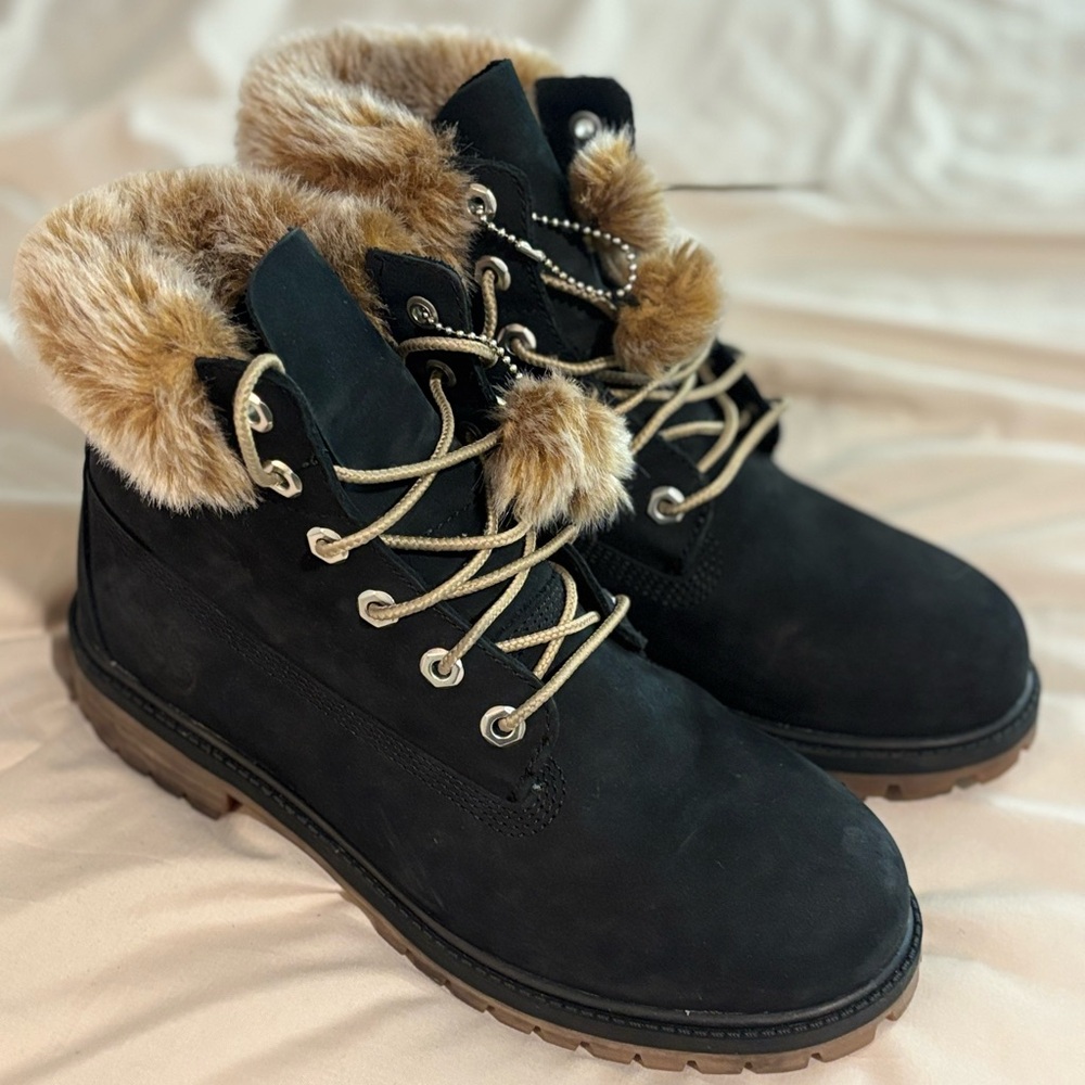 Timberland Black Winter Boots with Fur Trim